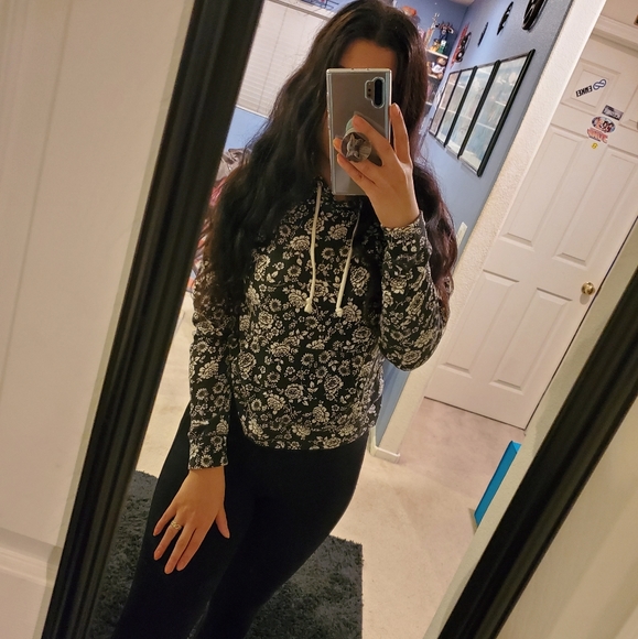 Floral pullover - Picture 5 of 7